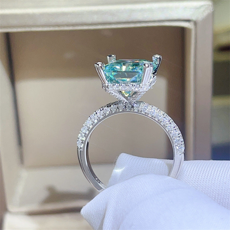 LuxeJewels™ ParaGreen Royal 5K Moissanite Signature Ring | Collector's Edition