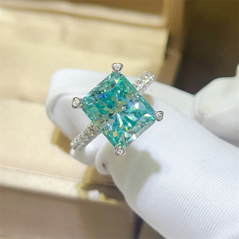 LuxeJewels™ ParaGreen Royal 5K Moissanite Signature Ring | Collector's Edition
