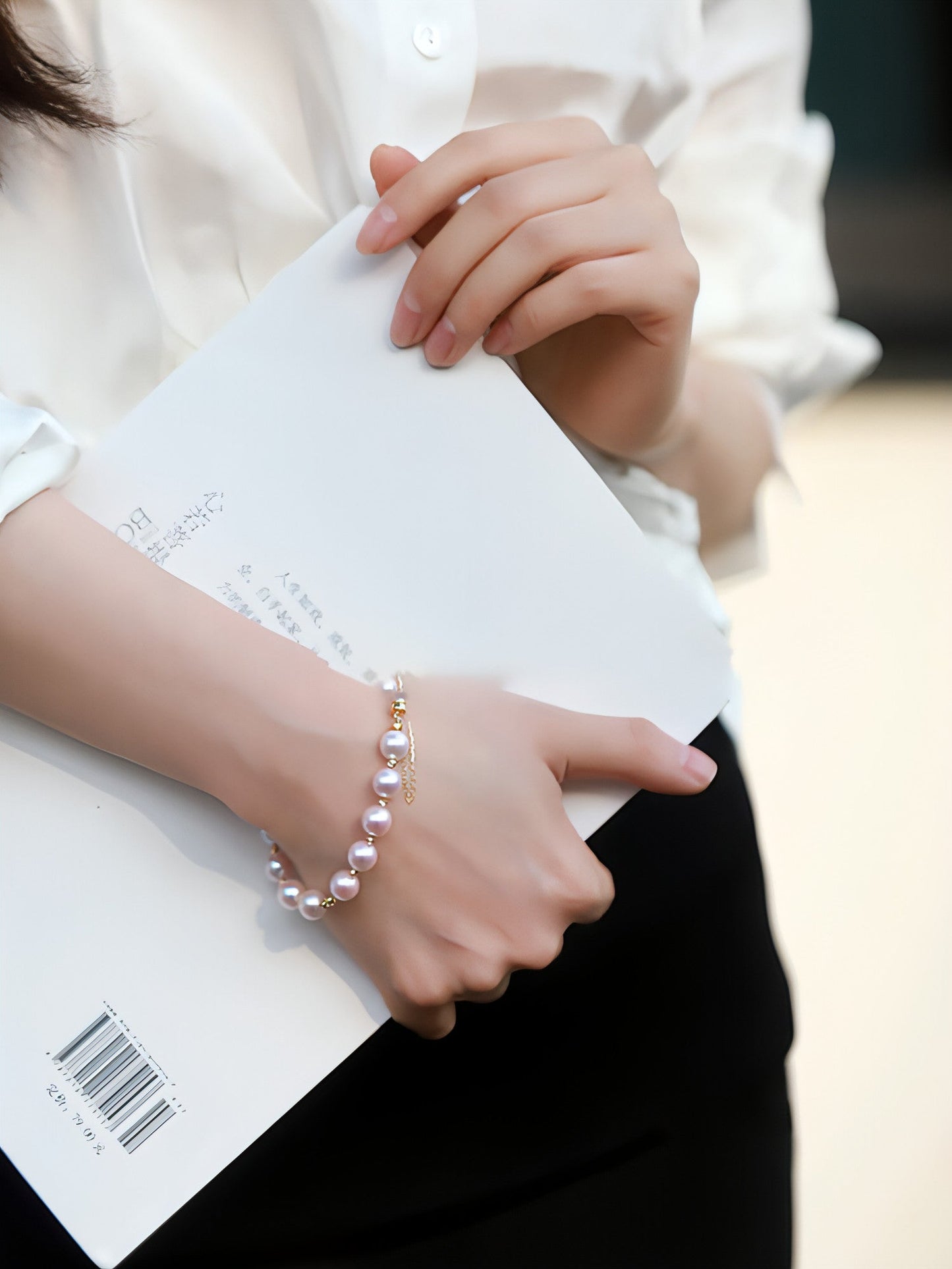 Blue Rose Laser 18K Gold Pearl Elegance Bracelet | Artisan Luxury